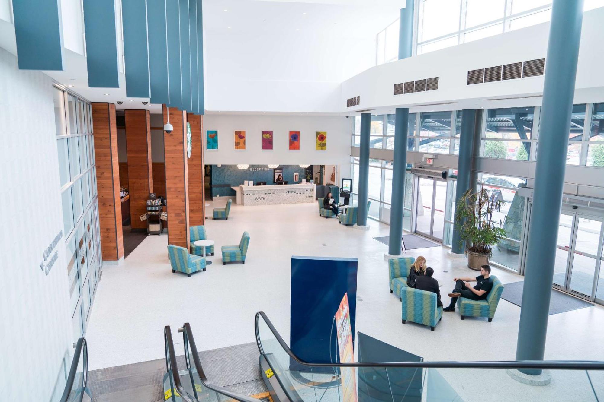 Coast Hotel & Convention Centre Лангли Екстериор снимка