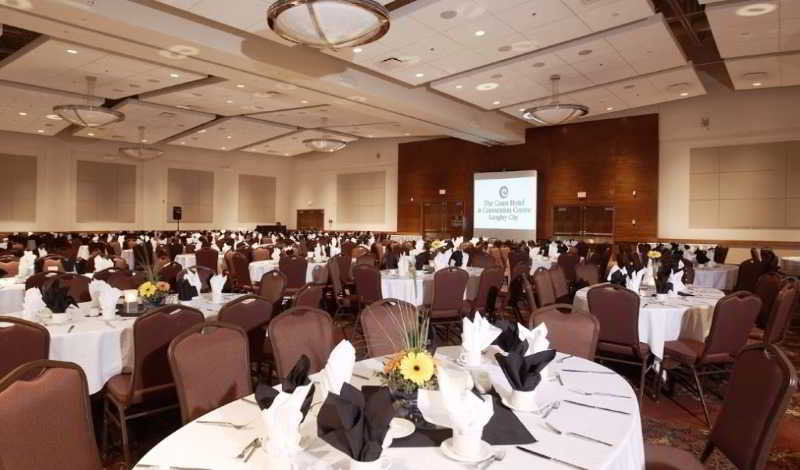 Coast Hotel & Convention Centre Лангли Екстериор снимка